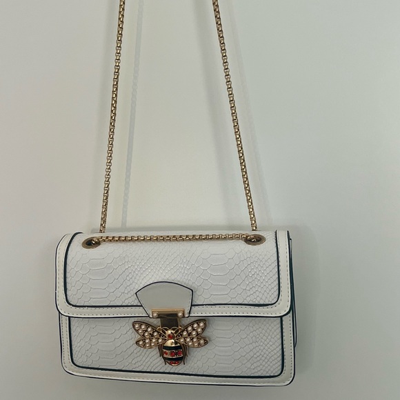 NWOT FAUX LEATHER PURSE w/ CROC DETAIL. - Picture 9 of 9